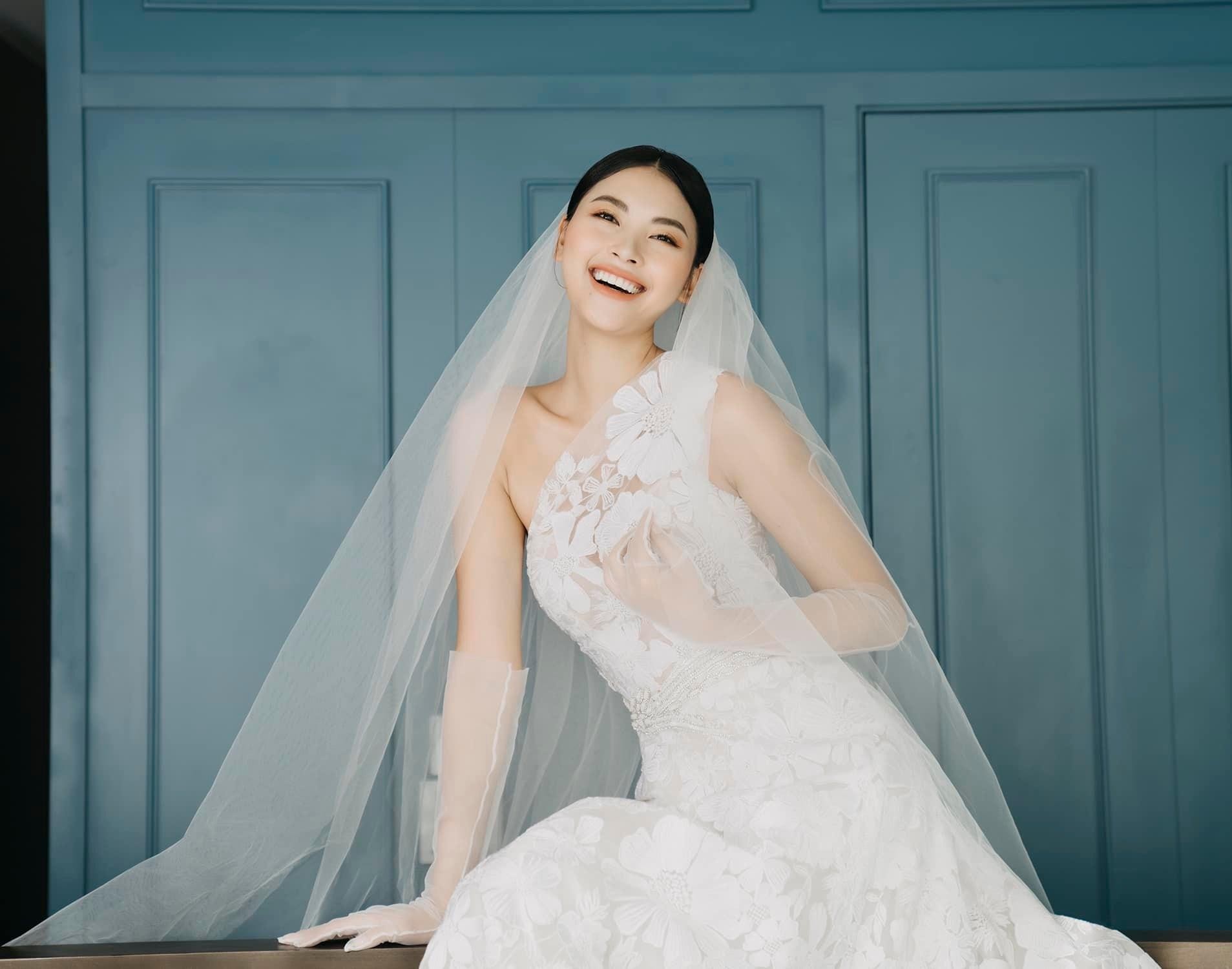 Thuý Vân mặc váy xẻ vòng 1 sexy, Kim Duyên công bố trang phục dân tộc ở Hoa hậu Siêu quốc gia - Ảnh 12.