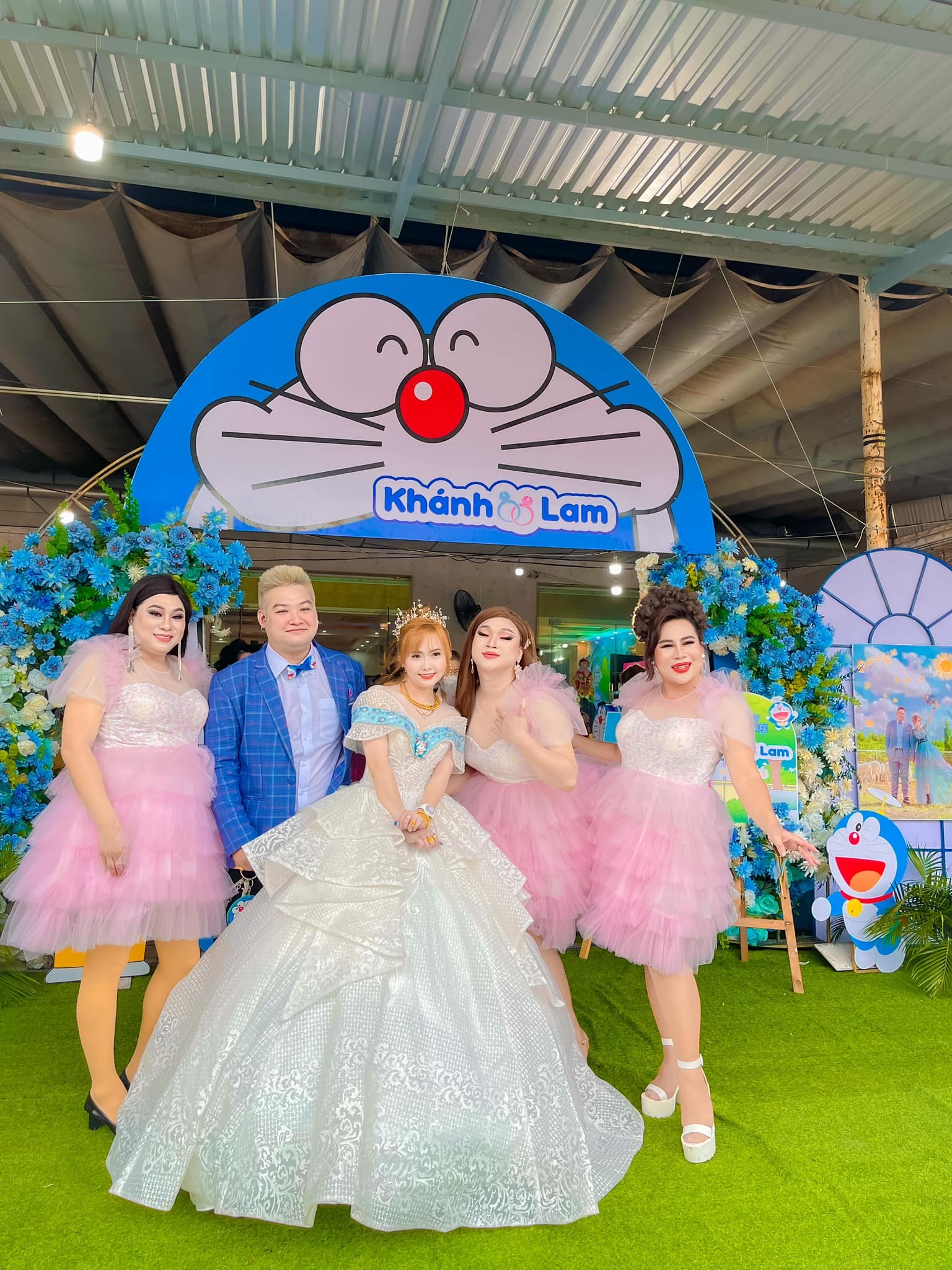 Đám cưới đặc biệt của cặp đôi 'fan cuồng' truyện tranh Doraemon - Ảnh 8.