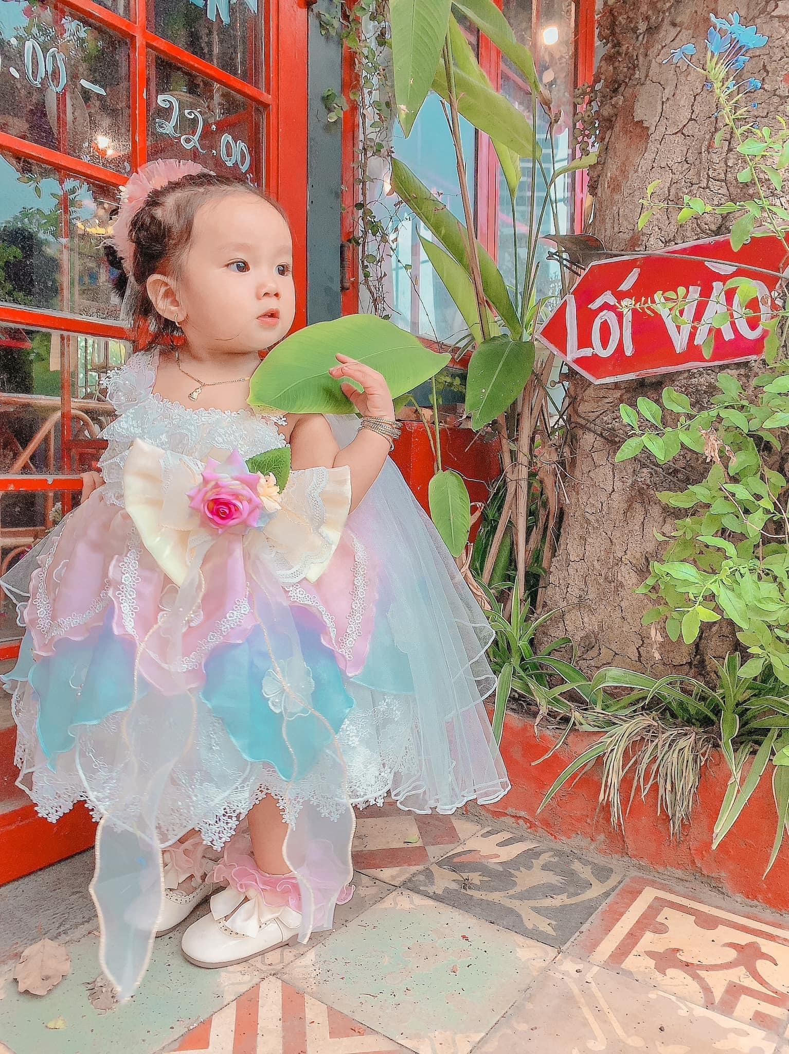 Đầm công chúa màu trắng cho bé gái Lily Princess Baby Dress