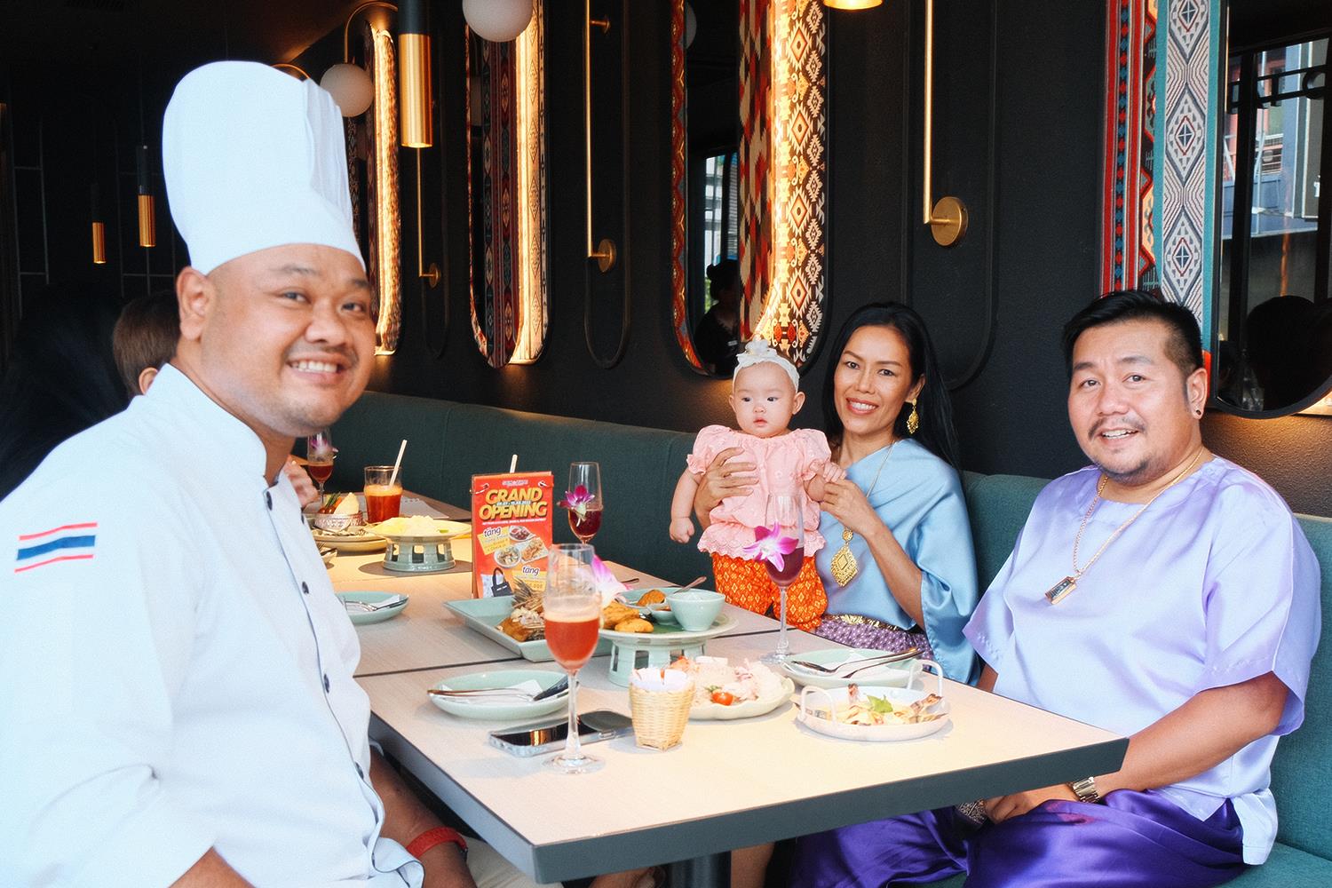 Đổ bộ xuống con đường ẩm thực Phan Xích Long, nhà hàng Som Tum Thai tiếp tục ghi điểm với thực khách - Ảnh 1.