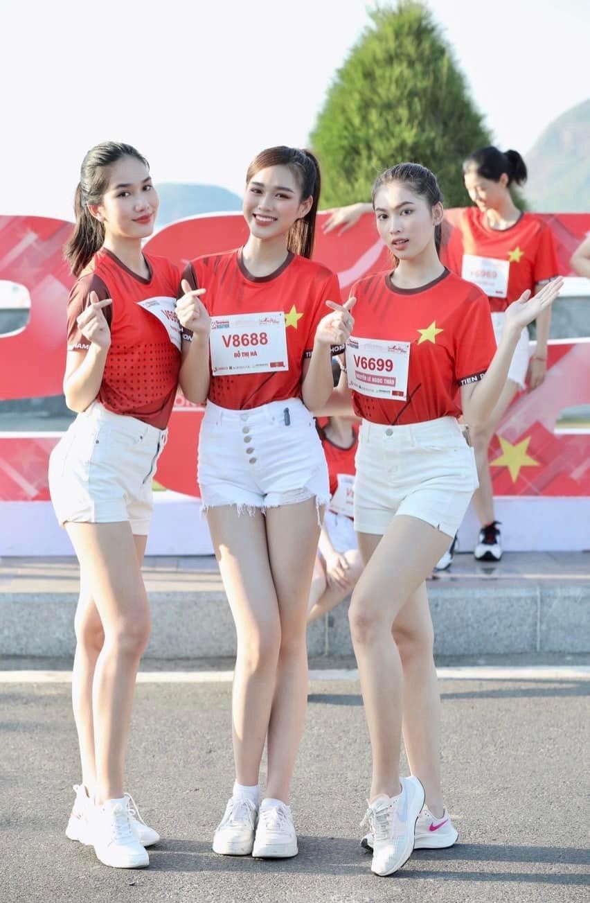 Những lần ăn mặc đồng điệu trên thảm đỏ của Top 3 Hoa hậu Việt Nam 2020 - Ảnh 8.