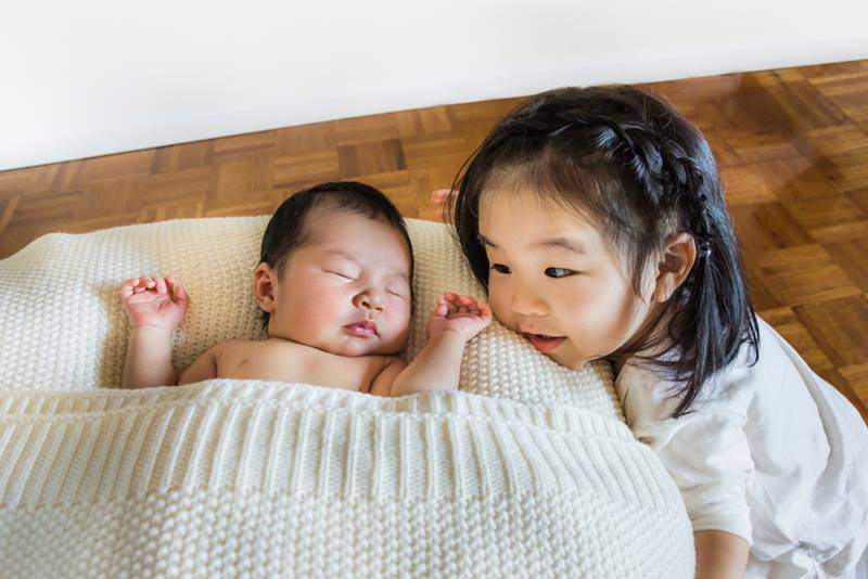11 c&acirc;u hỏi ''kh&oacute; như l&ecirc;n trời'' từ trẻ lu&ocirc;n khiến cha mẹ bối rối, nếu trả lời theo c&aacute;ch n&agrave;y chứng tỏ bạn l&agrave; những phụ huynh th&ocirc;ng minh  - Ảnh 1.