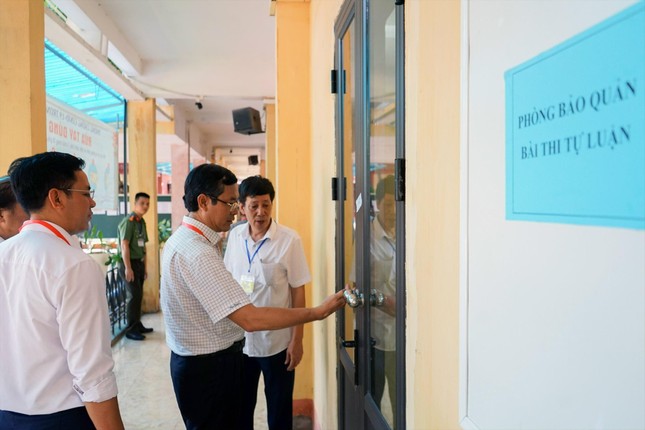 Ưu tiên chấm kiểm tra các bài thi điểm cao - Ảnh 1.