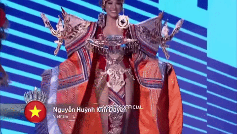 Chung kết Miss Supranational 2022: Kim Duyên xuất hiện đầy ấn tượng trong trang phục dân tộc - Ảnh 1.
