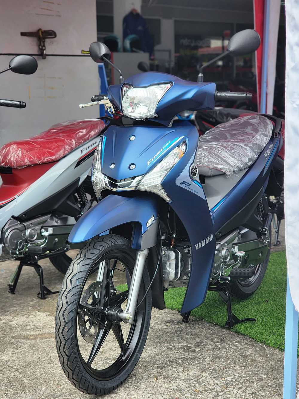 Xe tay ga Honda siêu tiết kiệm xăng 125 lít100km về Việt Nam gây sốc  với giá bán