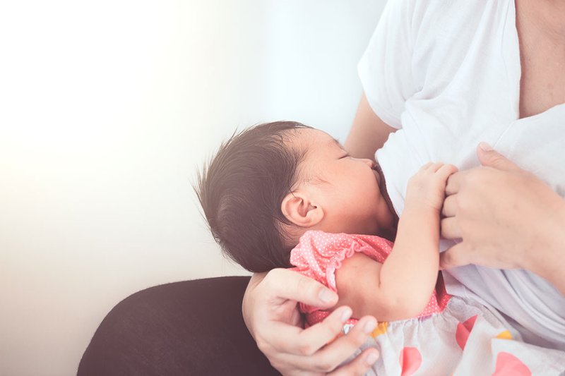 Cai sữa mãi không được, mẹ gửi con sang nhà bà ngoại, 7 ngày sau gặp lại phản ứng của em bé khiến mẹ tan nát cõi lòng, ôm mặt khóc nức nở - Ảnh 5.