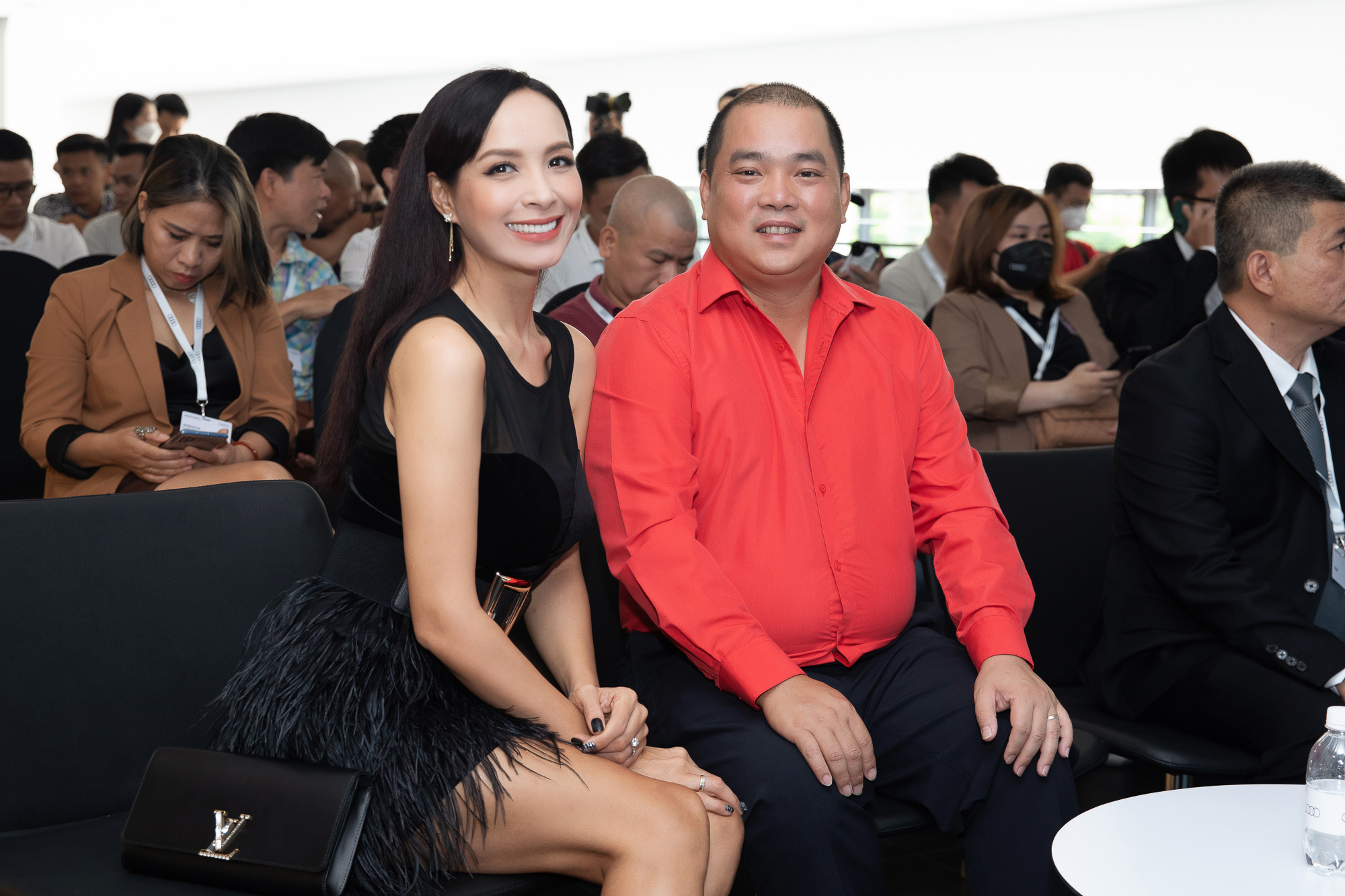 Vợ chồng Minh Khang - Thúy Hạnh tay trong tay ngọt ngào tại sự kiện