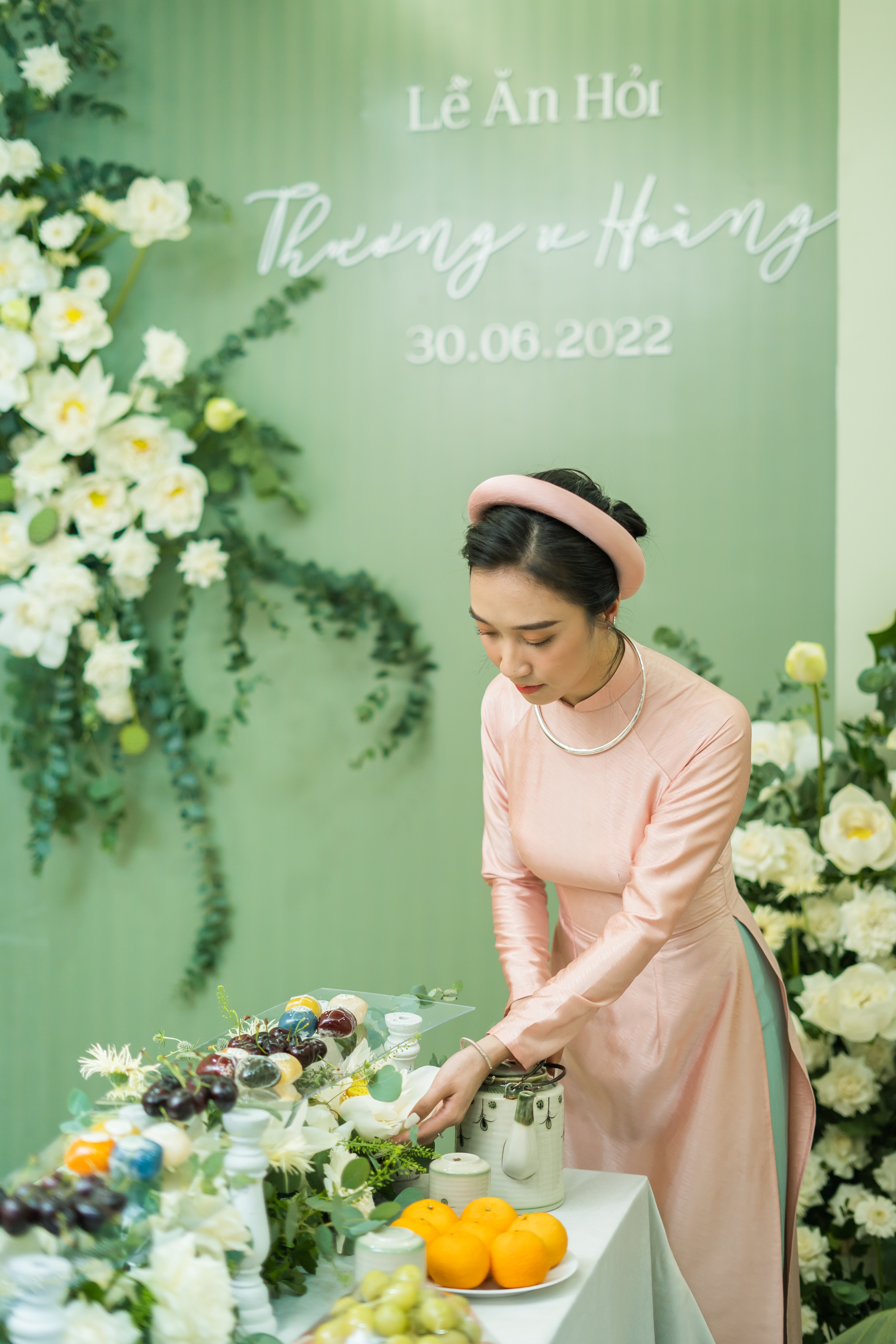 "Đ&aacute;m hỏi sen" đẳng cấp ai cũng khen nức nở: Đơn vị decor tiết lộ về độ kỳ c&ocirc;ng v&agrave; lời cảm th&aacute;n của bố c&ocirc; d&acirc;u - Ảnh 7.