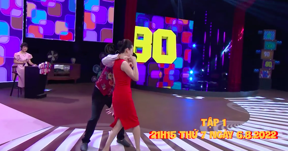 K&yacute; ức vui vẻ: Gi&aacute;ng Son được Tự Long bế ra s&acirc;n khấu - Ảnh 2.