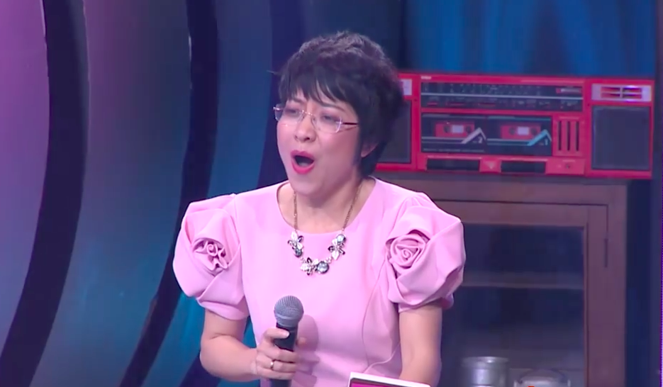 K&yacute; ức vui vẻ: Gi&aacute;ng Son được Tự Long bế ra s&acirc;n khấu - Ảnh 7.