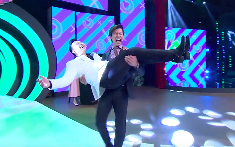 K&yacute; ức vui vẻ: Gi&aacute;ng Son được Tự Long bế ra s&acirc;n khấu - Ảnh 8.