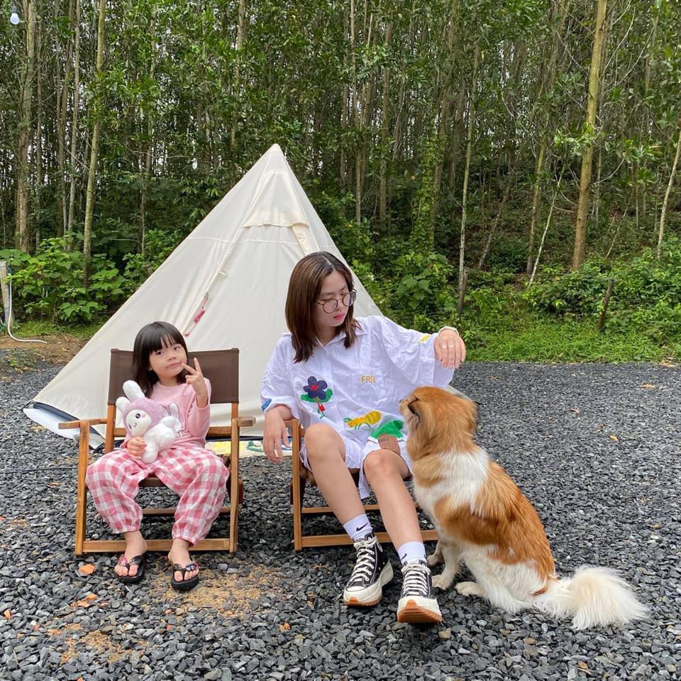 Bé gái 6 tuổi nói tiếng Anh như người bản xứ, xem phim nước ngoài không cần phụ đề: Mẹ tiết lộ sai lầm nhiều phụ huynh Việt mắc phải - Ảnh 2. Bé gái 6 tuổi nói tiếng Anh như người bản xứ, xem phim nước ngoài không cần phụ đề: Mẹ tiết lộ sai lầm nhiều phụ huynh Việt mắc phải - Ảnh 2.