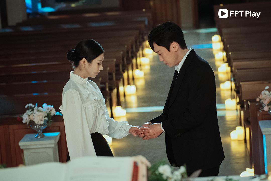 “Thiên Nga Bóng Đêm” trên FPT Play tái hiện vụ ly hôn thế kỷ của xứ Hàn? - Ảnh 2.
