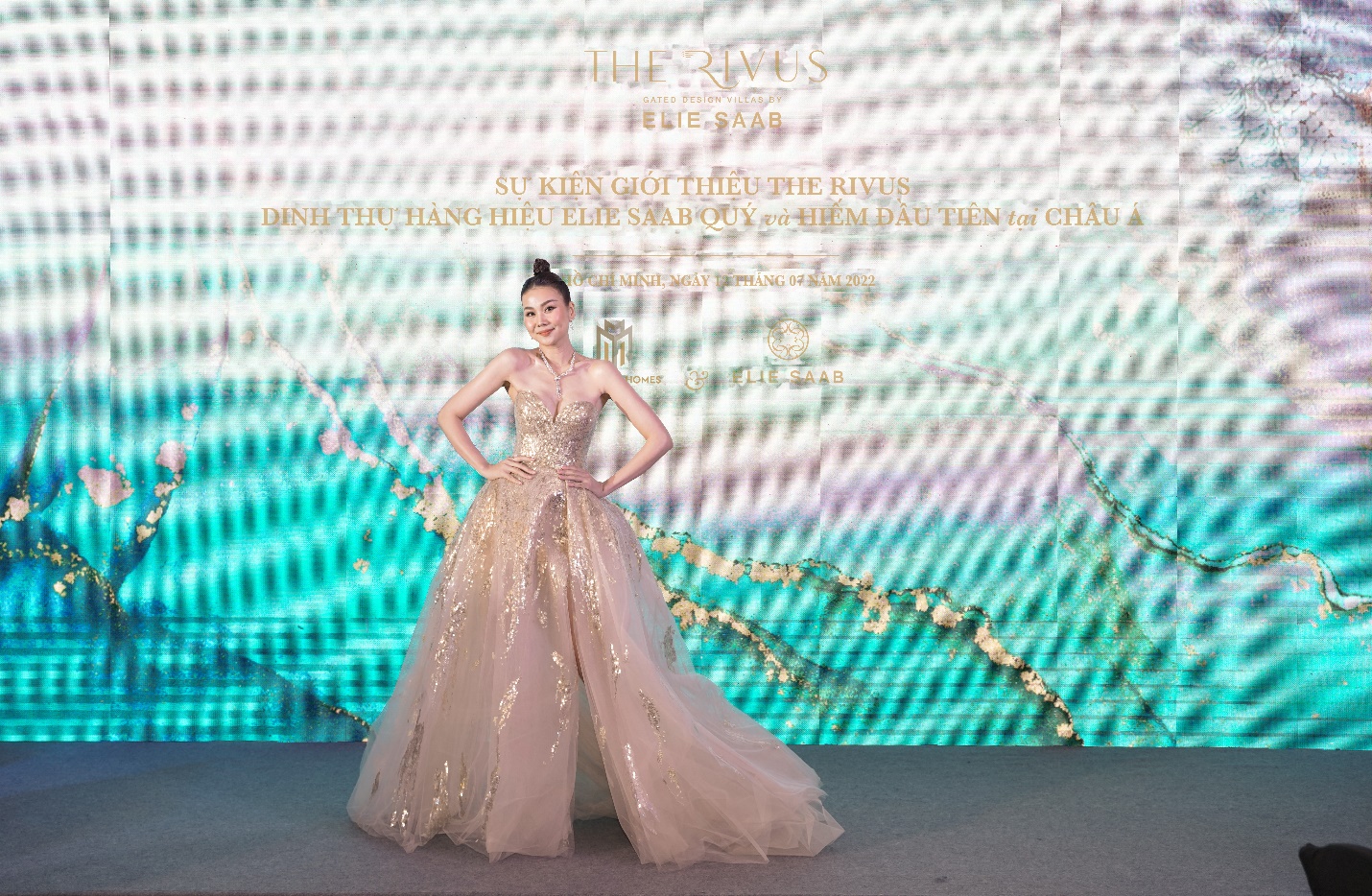 Thanh Hằng dự sự kiện giới thiệu dinh thự Elie Saab tại Việt Nam - Ảnh 3. Thanh Hằng dự sự kiện giới thiệu dinh thự Elie Saab tại Việt Nam - Ảnh 3.