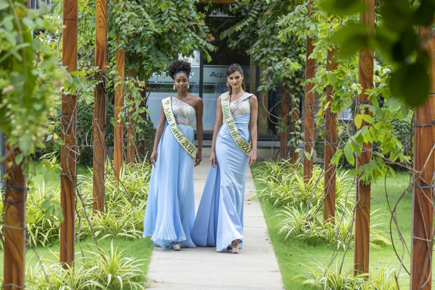 Miss Earth Lindsey Coffey và Destiny Wagner: Aqua City là đô thị sinh thái đáng sống - Ảnh 5. Miss Earth Lindsey Coffey và Destiny Wagner: Aqua City là đô thị sinh thái đáng sống - Ảnh 5.