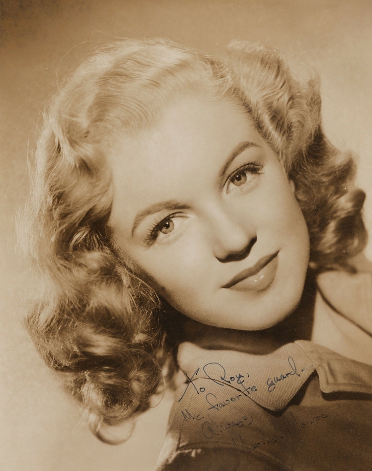 10 đặc điểm khiến khán giả mê mẩn quả bom tóc vàng Marilyn Monroe đến tận ngày nay - Ảnh 2.
