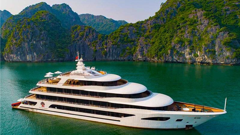 Điểm danh loạt du thuyền 5 sao sang trọng hàng đầu Hạ Long - Ảnh 4. Điểm danh loạt du thuyền 5 sao sang trọng hàng đầu Hạ Long - Ảnh 4.