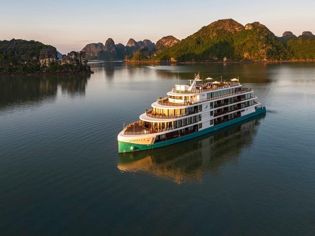 Điểm danh loạt du thuyền 5 sao sang trọng hàng đầu Hạ Long - Ảnh 5. Điểm danh loạt du thuyền 5 sao sang trọng hàng đầu Hạ Long - Ảnh 5.