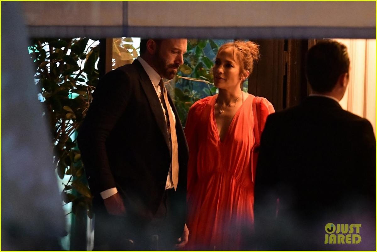 Vợ chồng Jennifer Lopez - Ben Affleck hưởng tuần trăng mật ở Pháp - Ảnh 8.