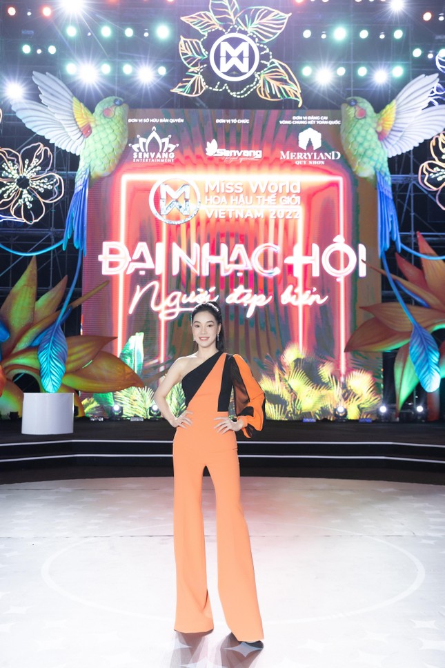 Đỗ Thị Hà, Lương Thuỳ Linh và dàn mỹ nhân nóng bỏng dự đại nhạc hội Người đẹp biển của Miss World VN - Ảnh 14.