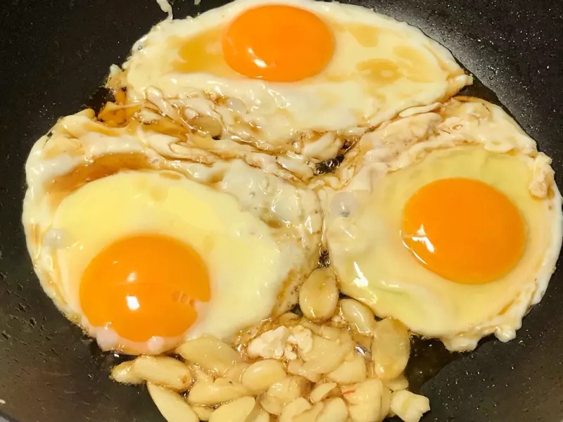Thử chế biến trứng kiểu Thái, cả nhà tôi ai cũng mê vì ăn với cơm ngon quá! - Ảnh 3.