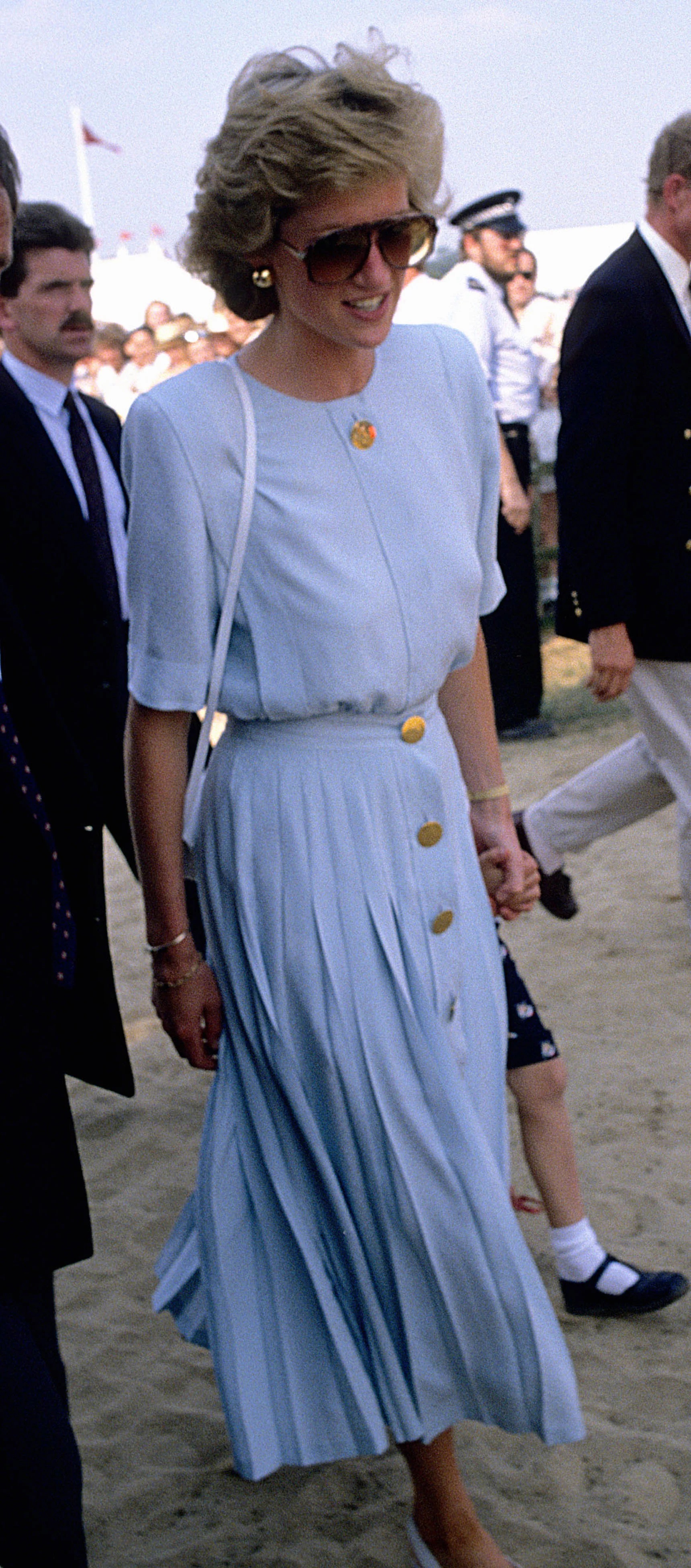 Công nương Diana có muôn vàn cách diện chân váy dài thanh lịch, sành điệu xuất sắc - Ảnh 15.