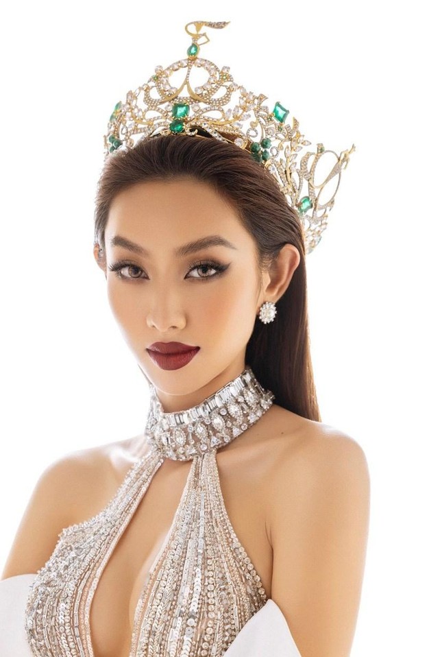 Quản lý hé lộ nguyên nhân vương miện 12 tỷ đồng của Hoa hậu Thùy Tiên gặp sự cố ở châu Âu - Ảnh 3.
