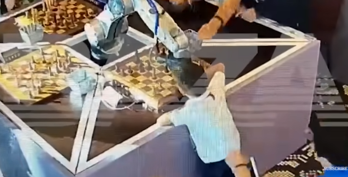 ¿Indócil? ¡Un robot que juega al ajedrez le rompió el dedo al niño! ¿Indócil? ¡Un robot que juega al ajedrez le rompió el dedo al niño!