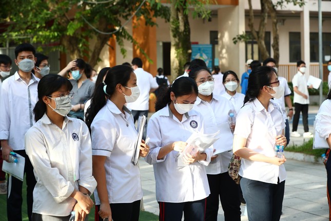 Hàng loạt cơ sở đào tạo ở Hà Nội chưa đủ điều kiện tuyển sinh lớp 10 - Ảnh 1.