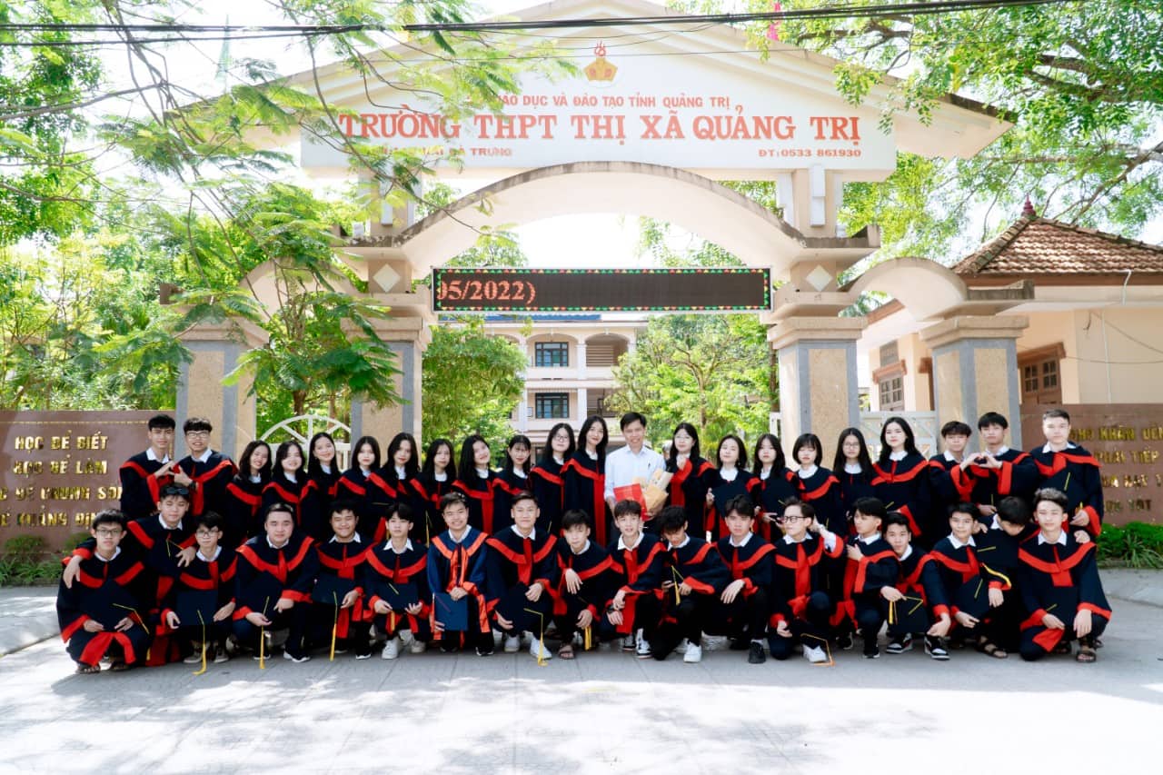 Thủ khoa khối A01 tỉnh Quảng Trị, lot top 10 thí sinh điểm cao toàn quốc: Dậy từ 5 giờ sáng học bài - Ảnh 3. Thủ khoa khối A01 tỉnh Quảng Trị, lot top 10 thí sinh điểm cao toàn quốc: Dậy từ 5 giờ sáng học bài - Ảnh 3.