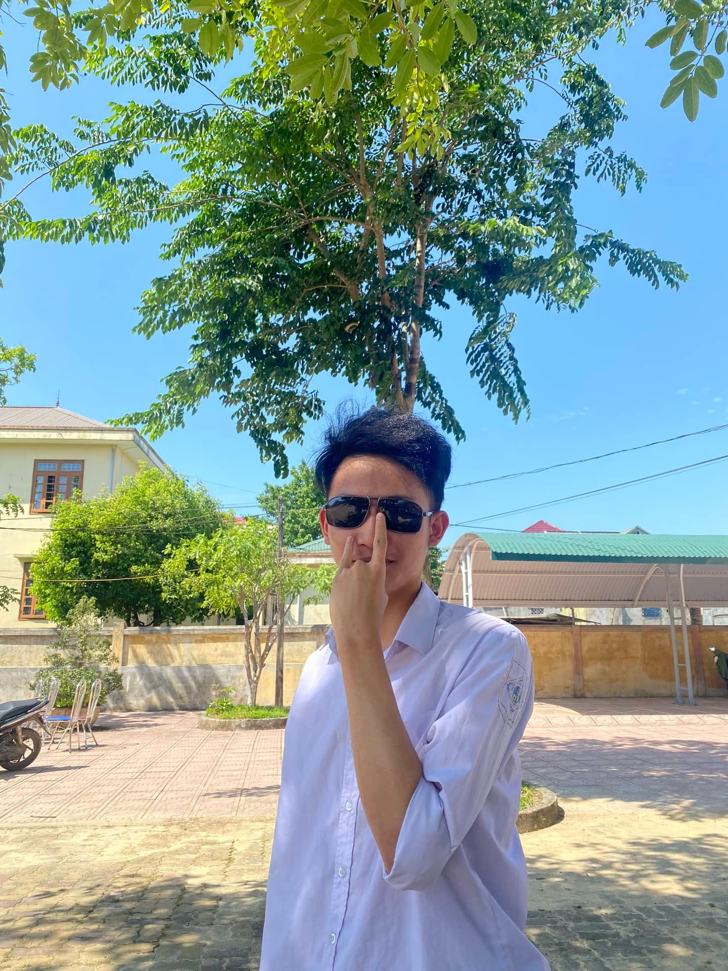 Thủ khoa khối A01 tỉnh Quảng Trị, lot top 10 thí sinh điểm cao toàn quốc: Dậy từ 5 giờ sáng học bài - Ảnh 1. Thủ khoa khối A01 tỉnh Quảng Trị, lot top 10 thí sinh điểm cao toàn quốc: Dậy từ 5 giờ sáng học bài - Ảnh 1.