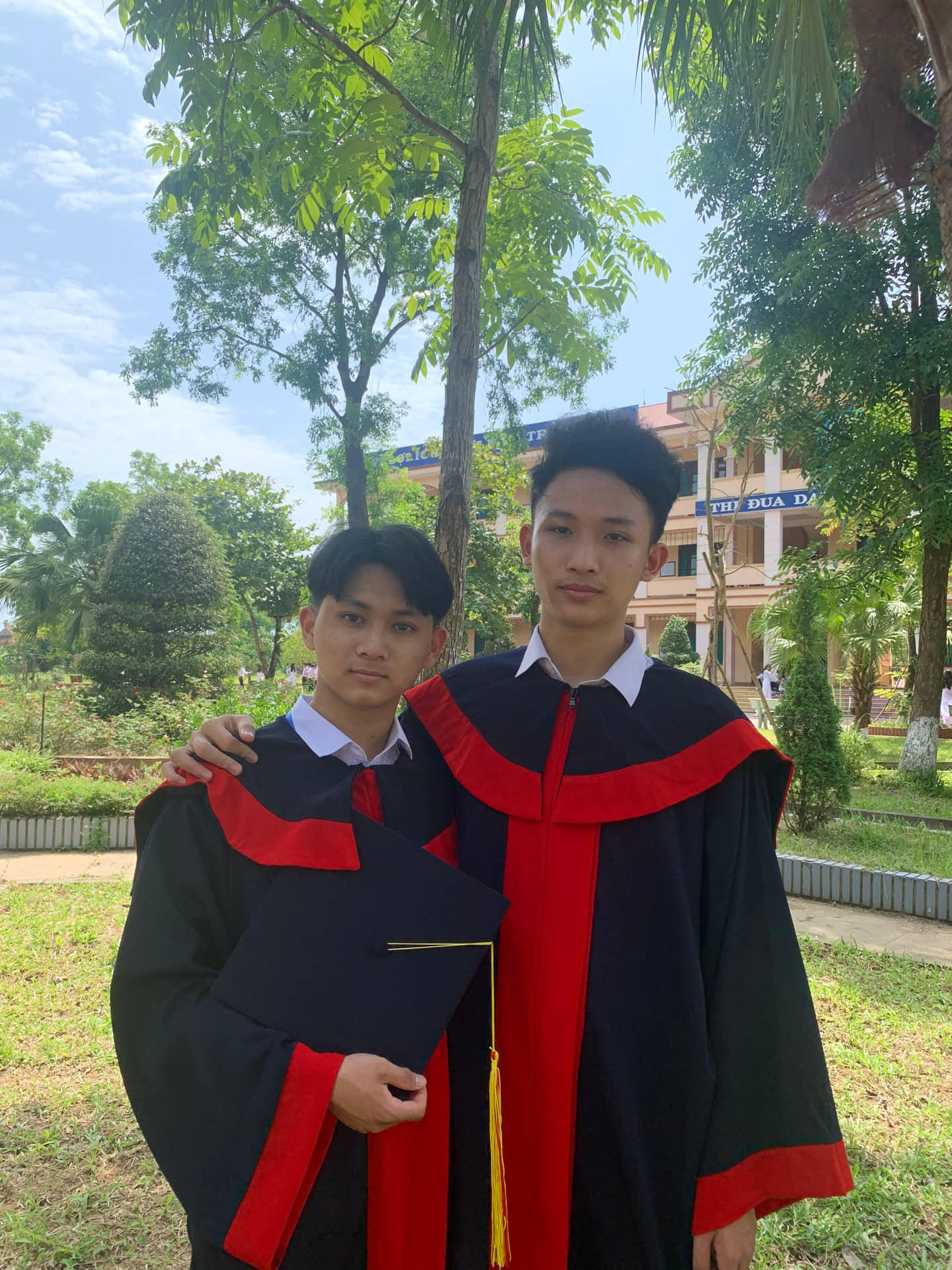 Thủ khoa khối A01 tỉnh Quảng Trị, lot top 10 thí sinh điểm cao toàn quốc: Dậy từ 5 giờ sáng học bài - Ảnh 2. Thủ khoa khối A01 tỉnh Quảng Trị, lot top 10 thí sinh điểm cao toàn quốc: Dậy từ 5 giờ sáng học bài - Ảnh 2.