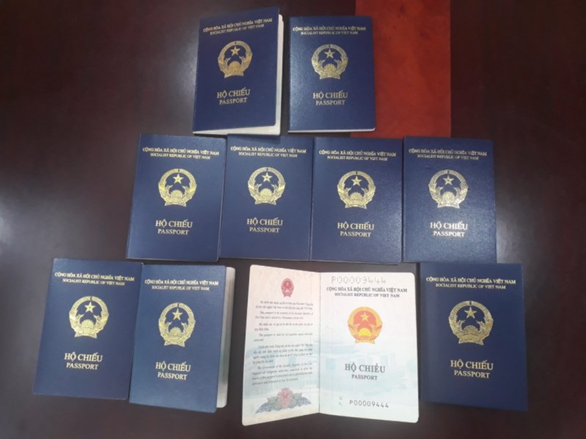 Cục Lãnh sự sẽ làm việc với cơ quan ngoại giao Đức về hộ chiếu mới không được chấp nhận - Ảnh 1. Cục Lãnh sự sẽ làm việc với cơ quan ngoại giao Đức về hộ chiếu mới không được chấp nhận - Ảnh 1.