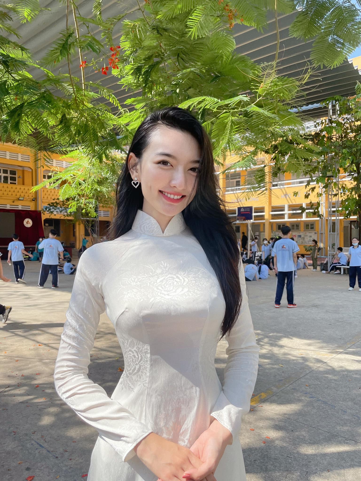 &quot;Bản sao Lương Thùy Linh&quot; tại Miss World 2022: Mỹ nhân lai Nhật - Trung - Việt, sở hữu clip triệu view trên mạng xã hội - Ảnh 2.