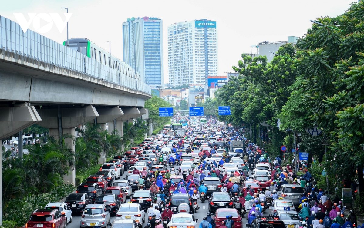 Từ 6/8 Hà Nội phân tách làn ô tô và xe máy trên đường Nguyễn Trãi - Ảnh 1.