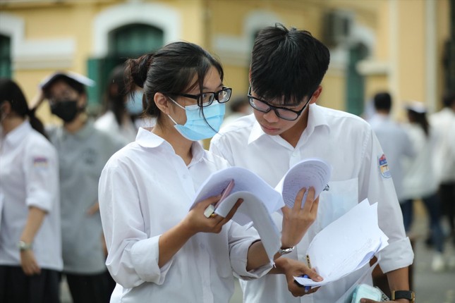 Tuyển sinh đại học: 'Bẫy' điểm sàn - Ảnh 1.