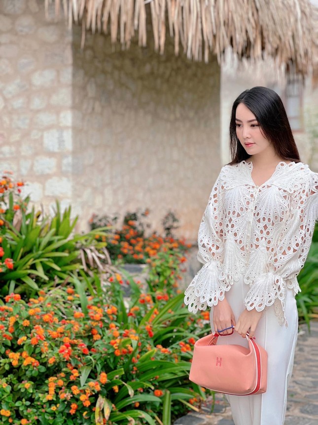 Hoa hậu Đỗ Thị Hà, Kỳ Duyên đọ đường cong nóng 'bỏng mắt' với bikini - Ảnh 13.