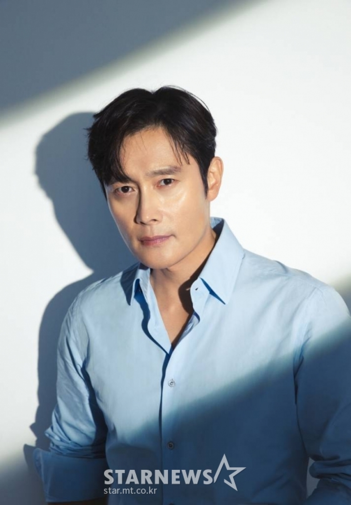 Lee Byung Hun từng bị rối loạn, hoảng sợ đến mức không thở được khi lên máy bay - Ảnh 2.