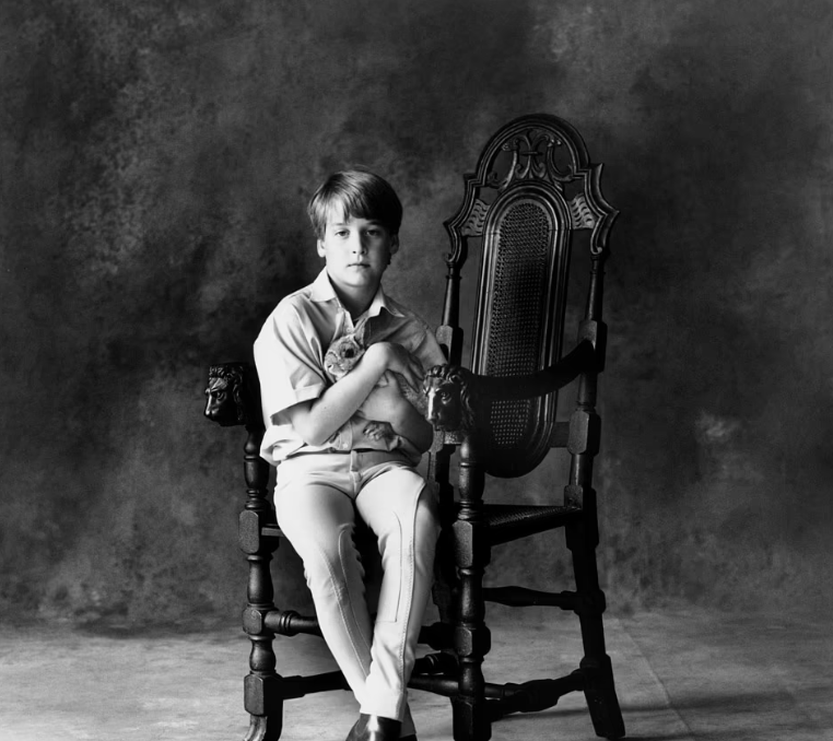 Bức hình bị lãng quên của Công nương Diana và con trai William được công bố với những chi tiết đặc biệt - Ảnh 2. Bức hình bị lãng quên của Công nương Diana và con trai William được công bố với những chi tiết đặc biệt - Ảnh 2.