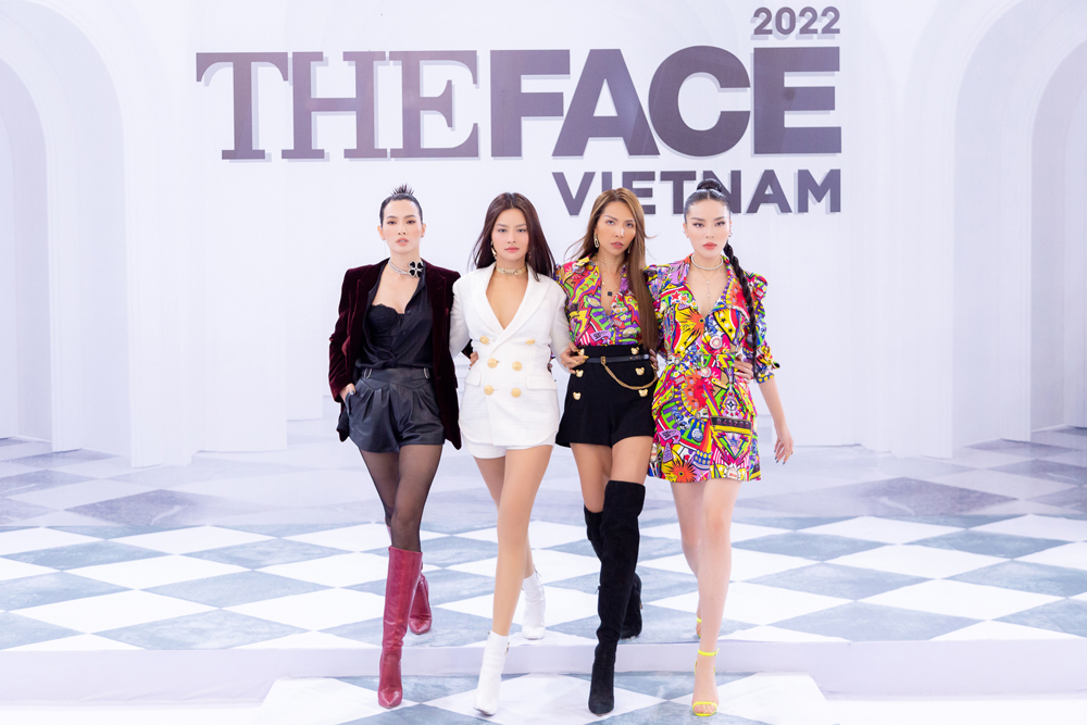 Trang phục dàn giám khảo The Face 2022 ở Hà Nội: Như 2 phạm trù hoàn toàn đối nghịch! - Ảnh 10.