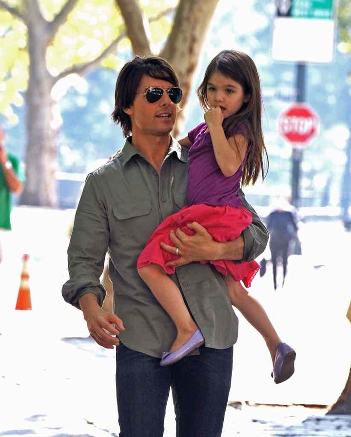 Suri 10 năm sau ngày cùng mẹ thoát khỏi Tom Cruise: Công chúa bỏ vương miện thành tiểu mỹ nhân, sống ra sao khi bị bố xa lánh? - Ảnh 14. Suri 10 năm sau ngày cùng mẹ thoát khỏi Tom Cruise: Công chúa bỏ vương miện thành tiểu mỹ nhân, sống ra sao khi bị bố xa lánh? - Ảnh 14.