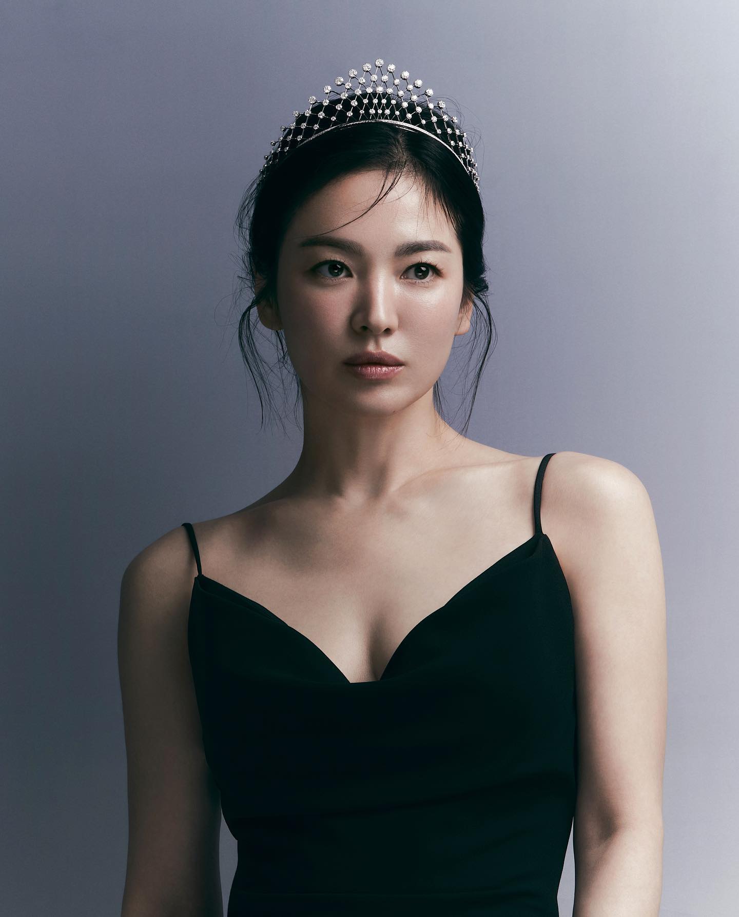 Song Hye Kyo thời trang: Song Hye Kyo mặc váy áo hai dây tuyệt đẹp