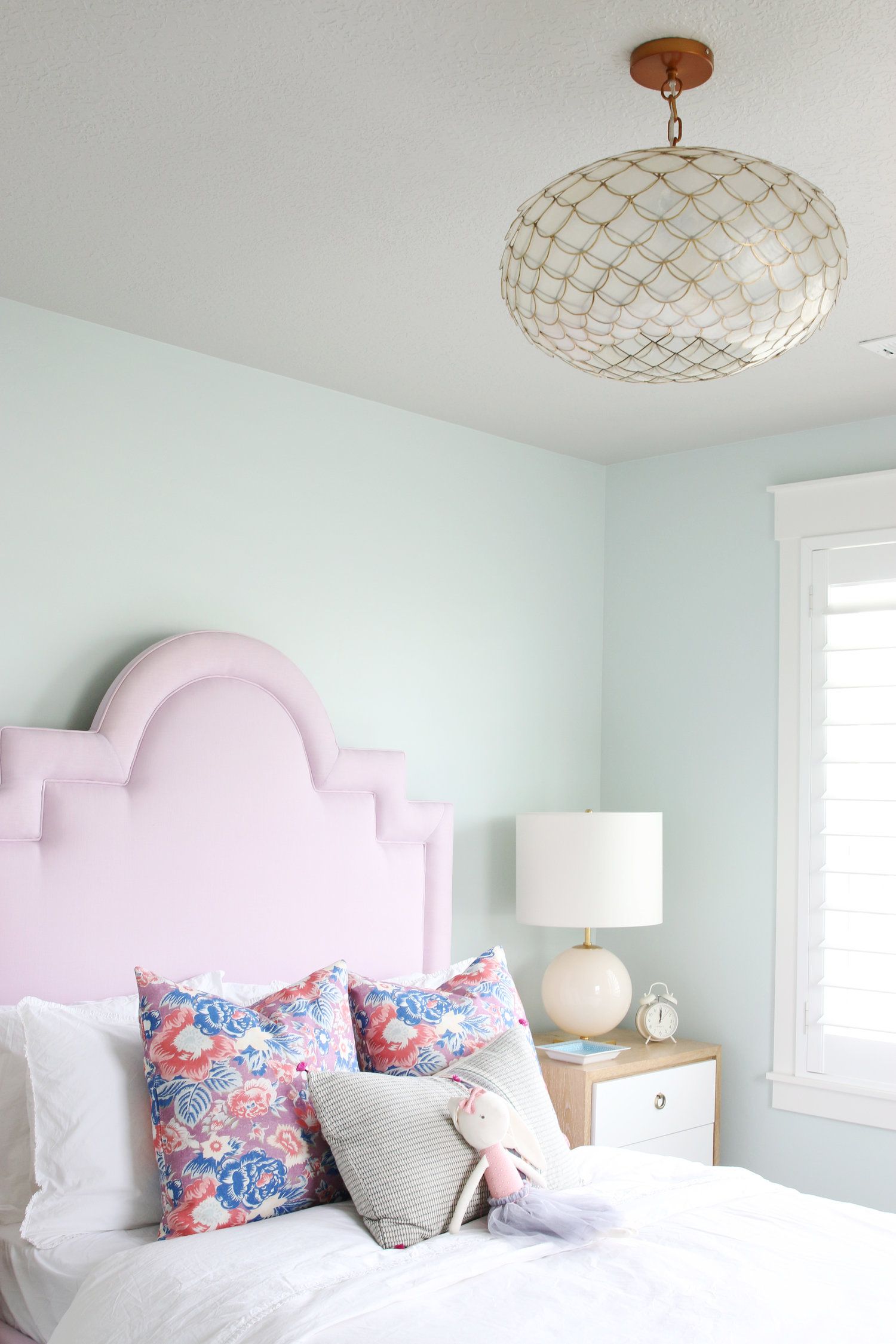 Những căn phòng ngủ khiến bạn đổ đứ đừ với gam màu oải hương lãng mạn - Ảnh 10.