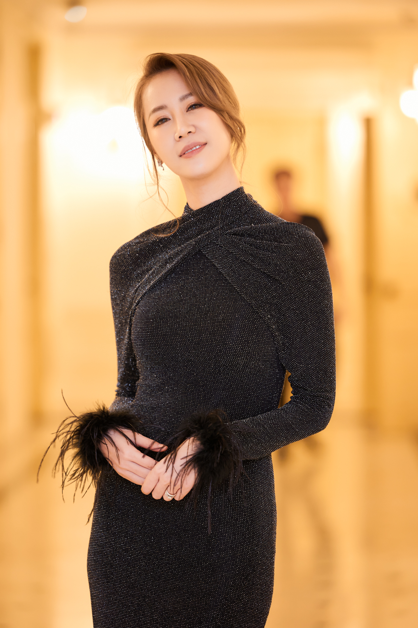 Hoa hậu Dương Thùy Linh xinh đẹp rạng rỡ ở tuổi 38  - Ảnh 3.