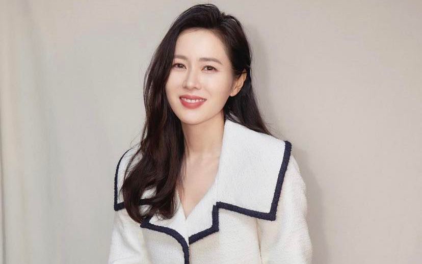 Fan Bắt Gặp Hyun Bin Và Son Ye Jin Đi Sắm Đồ Trang Trí Phòng Cho Con