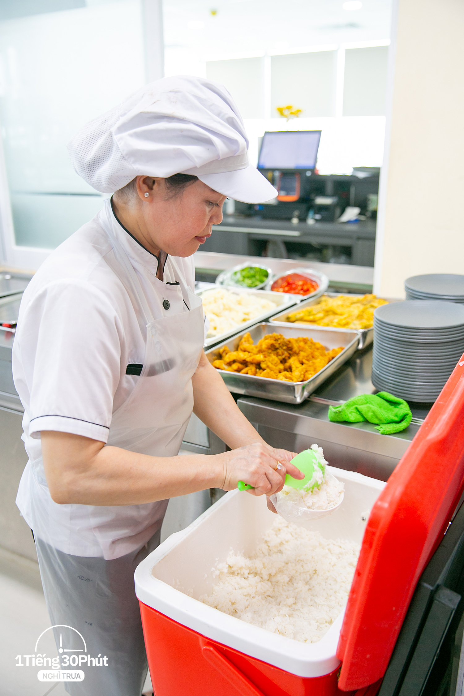 Căn tin trên tòa nhà VOV có nhiều loại "đặc sản nức tiếng" khiến nhân viên Đài truyền hình và hàng loạt văn phòng ở gần đó đều tìm tới để ăn trưa mỗi ngày - Ảnh 4. Căn tin trên tòa nhà VOV có nhiều loại "đặc sản nức tiếng" khiến nhân viên Đài truyền hình và hàng loạt văn phòng ở gần đó đều tìm tới để ăn trưa mỗi ngày - Ảnh 4.