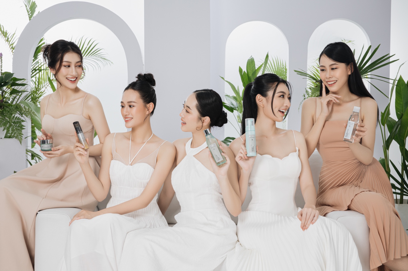 Bật mí từ Artistry: 4 tiêu chí chắp cánh phái đẹp đăng quang Miss World Vietnam 2022 - Ảnh 1.