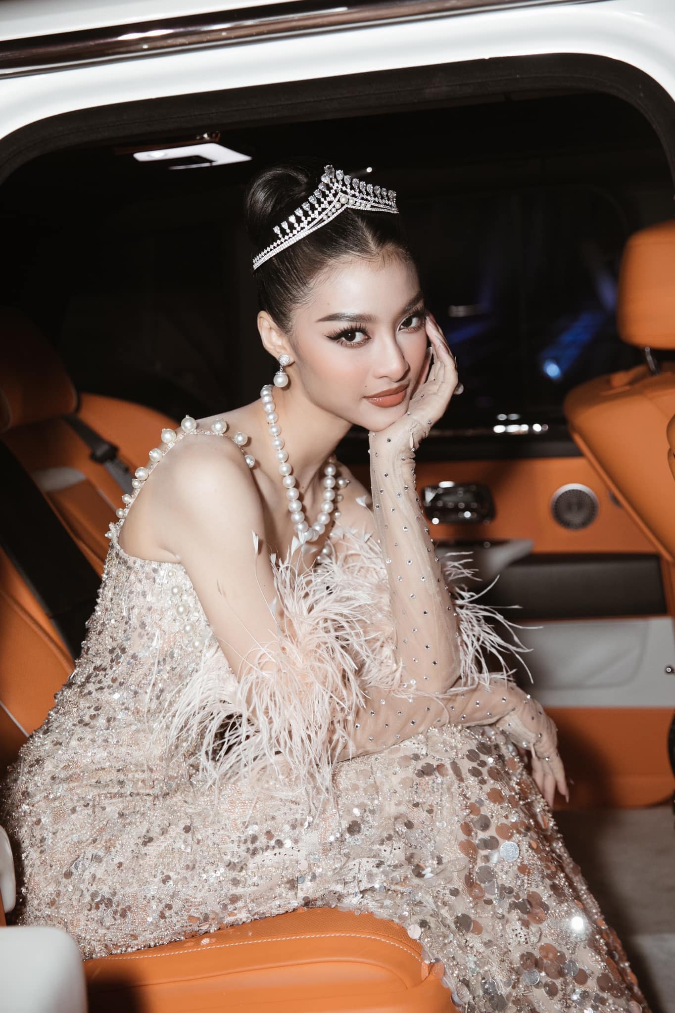 Top 3 Miss World Vietnam 2019 của hiện tại: Lương Thùy Linh là CEO hai công ty, 2 Á hậu người làm ca sĩ, người làm dâu hào môn - Ảnh 6.