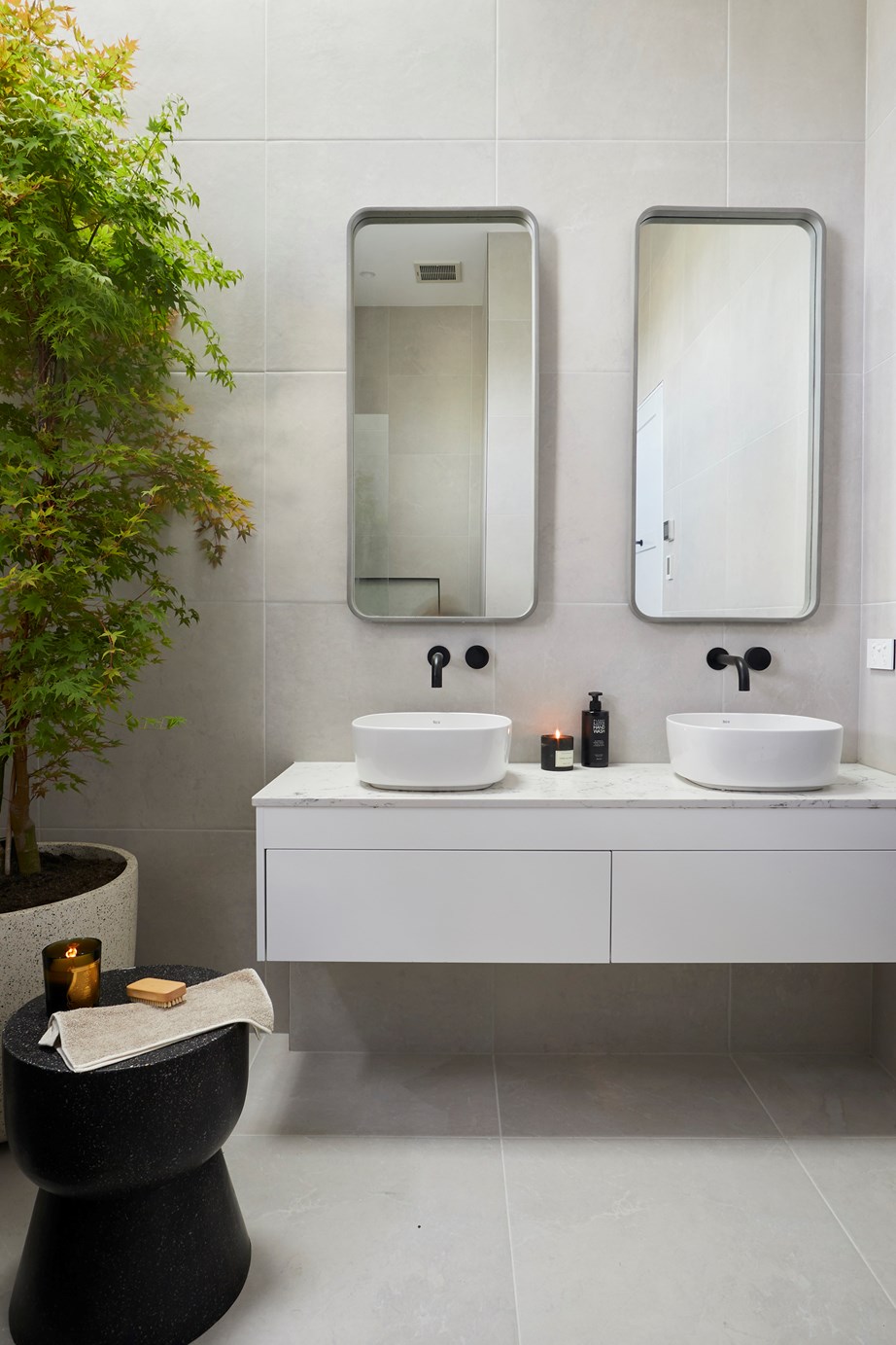 Tha hồ gom nhặt ý tưởng cho căn phòng tắm gia đình với những thiết kế đẹp miễn chê - Ảnh 10.