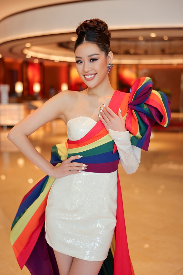 NSND Bạch Tuyết, Khánh Vân làm đại sứ chiến dịch ủng hộ cộng đồng LGBT - Ảnh 1.